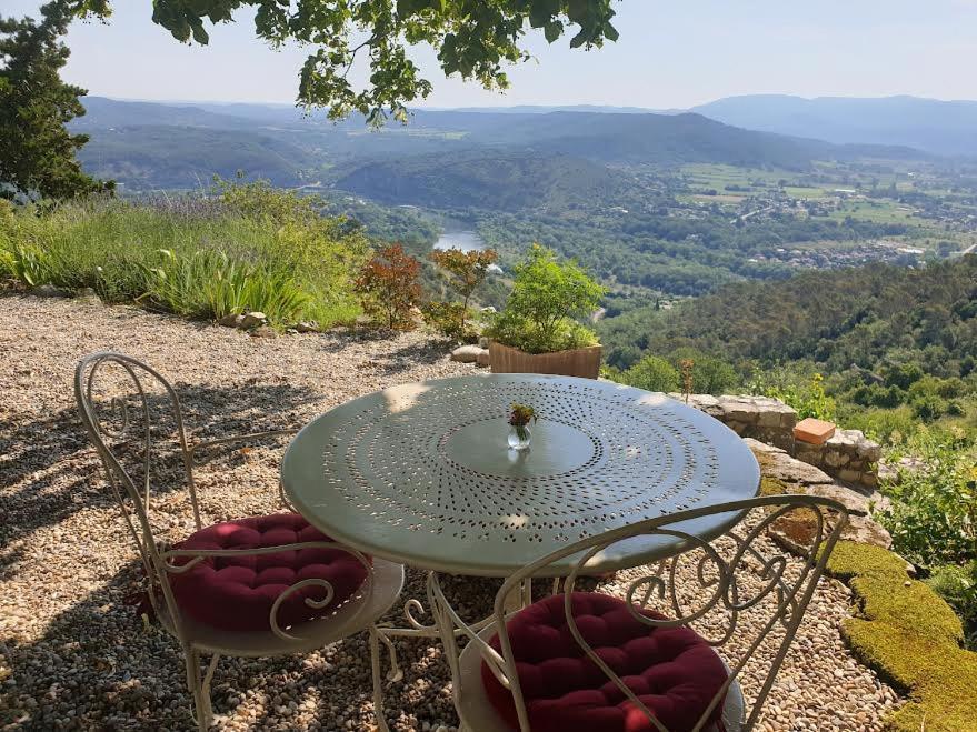 Le Rocher De Sampzon Exterior photo